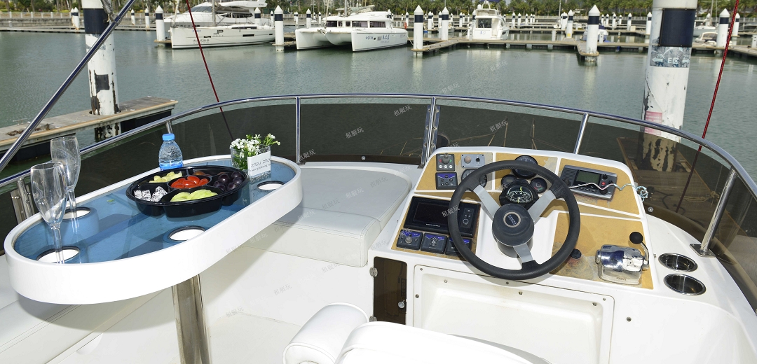 34英尺三層游艇