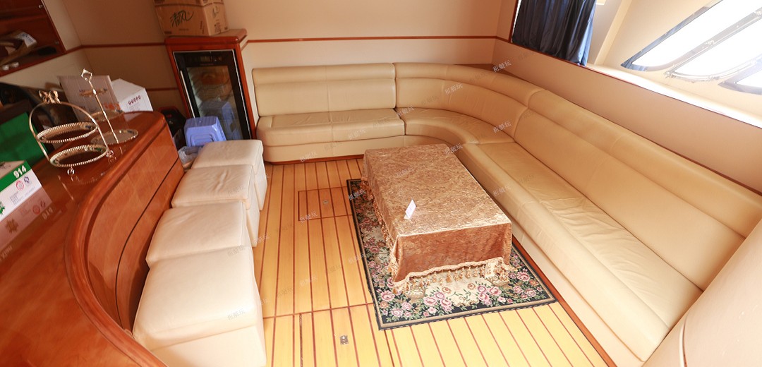 72英尺三層游艇