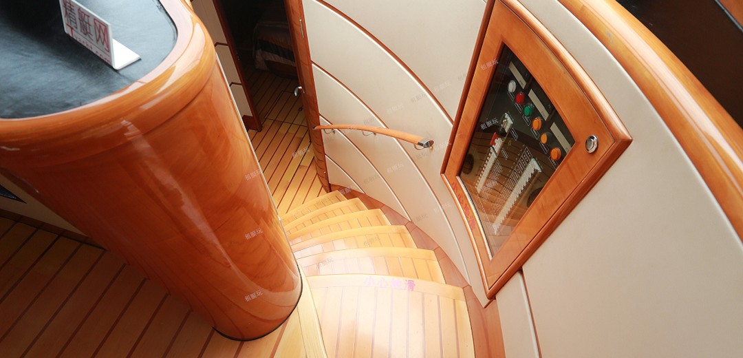 72英尺三層游艇